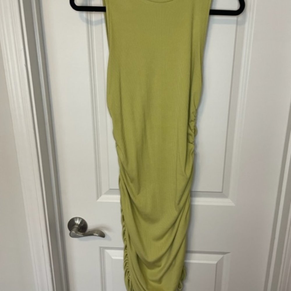 Illa Illa - Ruched Ribbed Bodycon Midi Dress - Picture 2 of 6